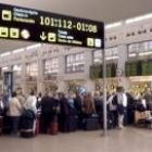 En la imagen, el aeropuerto malagueño en el que trabajaban los 19 guardia civiles detenidos ayer