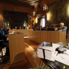 Un momento del Pleno celebrado ayer en el Palacio de los Guzmanes, sede de la Diputación. MARCIANO
