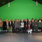 Los residentes del geriátrico de La Pola visitaron las nuevas instalaciones del Ayuntamiento.