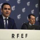 Velasco Carballo (i) y Clos Gómez en rueda de prensa.