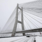 Nevada en el puente de Fernández-Casado, en la autopista a Asturias.