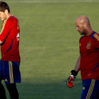 Los porteros de la selección española Iker Casillas y Pepe Reina durante un entrenamiento.