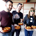 La organización repartió cerca de 2.200 raciones de patatas con carne. MARCIANO PÉRZ