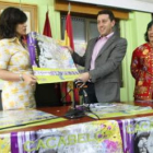El alcalde y sus concejalas presentaron el cartel festivo.