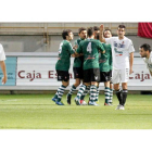 La Cultural dilapidó dos goles de ventaja sobre el Racing de Ferrol. El gesto de Negral, en el centro lo dice todo, al igual que los gestos de Adán Gurdiel, a la izquierda, y Raúl Torres.