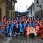 Los ganadores de las charangas, con el disfraz ‘A todo gas’.