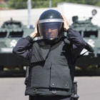 Lourdes Ramírez, con el uniforme especial de antidisturbios en el GRS de La Virgen del Camino.