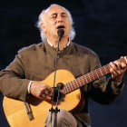 El cantautor natural de Dehesas, Amancio Prada.