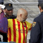 Inspección en el acceso al partido de final de Copa, este sábado.