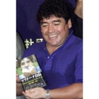 Maradona presentó su libro en Japón con motivo de su estancia en Tokio