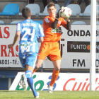El guardameta Néstor debutó con el primer equipo y cuajó una destacada actuación.