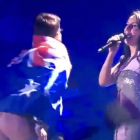 El 'eurofan' con la bandera australiana que saltó al escenario de Eurovisión y enseñó el culo.