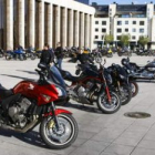 La concentración de motos terminó frente a la delegación de la Junta.
