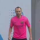 Iniesta, durante el entrenamiento de este viernes.