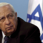 Ariel Sharon, en una imagen de noviembre del 2005, en su oficina de Jerusalén.