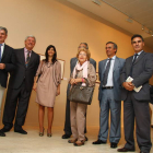 Comisarios, organizadores y personalidades, ayer, en el acto de apertura de la exposición.