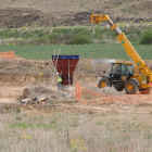 Imagen de la construcción de las pilastras de la A-60, durante la semana pasada en Lancia. RAMIRO