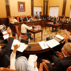 Pleno en el Ayuntamiento de León en una imagen de archivo. RAMIRO