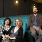 Jaime Rosales junto a las actrices Petra Martínez y Sonia Almarcha