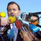 Mariano Rajoy contesta a la prensa sobre la intervención de Zapatero en la comisión de investigación