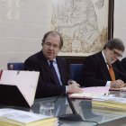 El presidente de la Junta, Juan Vicente Herrera, ayer, durante la firma de los acuerdos con los agentes sociales.