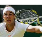 Nadal devuelve una bola en su partido ante el sueco Soderling.