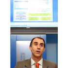 Antón presenta los datos de la dependencia.