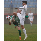 El equipo maragato supo utilizar el control del balón para lograr la victoria. JESÚS F. SALVADORES