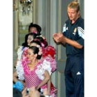 Beckham aplaude durante la recepción de bienvenida a Tokio