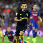 Correa celebra el gol del empate ante el Barcelona. TONI ALBIR