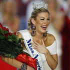 Mallory Hytes, Miss Nueva York, reacciona emocionada a su nominación como Miss América 2013.