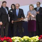 La delegada y el consejero de Empleo, junto a los subdelegados de las provincias y otras personalidades. NACHO GALLEGO