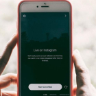 Un smartphone listo para grabar un vídeo de Instagram.