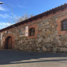Fachada de La Escuela que acondicionarán los beneficiarios.