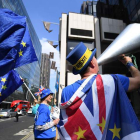 Manifestantes anti ‘brexit’ en una protesta en la sede del Partido Laborista en Londres. ANDY RAIN