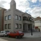 Aspecto exterior de la casa consistorial de Fabero, en una fotografía de archivo