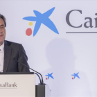 El presidente de CaixaBank, Jordi Gual, durante la presentación en Valencia de los resultados económicos del ejercicio de 2017.