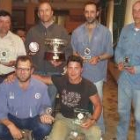 Los clasificados de la ALPM posan con los trofeos conseguidos en el campeonato social