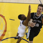 Pau Gasol, en una acción del partido de los Spurs ante los Warriors.