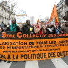París acogió ayer la demostración contraria de los «sin papeles»