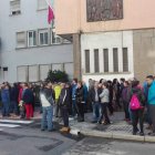 Vecinos de las localidades lacianiegas, ayer en la protesta en Villablino. VANESA ARAÚJO
