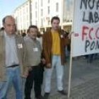 Juan González Aguado (centro), en una manifestación por su despido