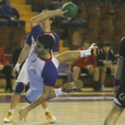 El filial del Ademar se ha colocado a sólo dos puntos de la salvación en la categoría de plata.