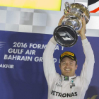 El piloto alemán Nico Rosberg celebra su triunfo en el  GP de Argentina. XHEMAJ