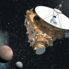 Simulación artística de la sonda 'New Horizons' en las proximidades de Plutón con tres de sus cinco satélites, incluido el gigante Caronte.