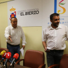 Gerardo Álvarez Courel y David Voces en la comparecencia que realizaron ayer en el Consejo. BARREDO