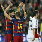 Luis Suárez, a la izquierda, y Jordi Alba celebran el segundo gol del equipo blaugrana.