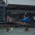El día de las alas de Red Bull llena las ciudades por las que pasa de amantes del vuelo. DL