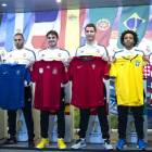 Di María, Benzema, Casillas, Cristiano, Marcelo y Modric, con las camisetas de sus selecciones.