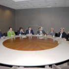 Imagen de archivo de los alcaldes de la mancomunidad de Riaño reunidos con Antonio Silván
